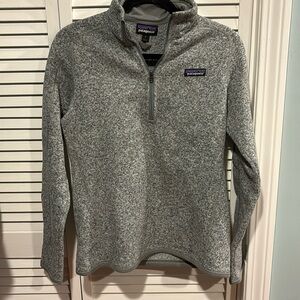 Gray Patagonia quarter zip